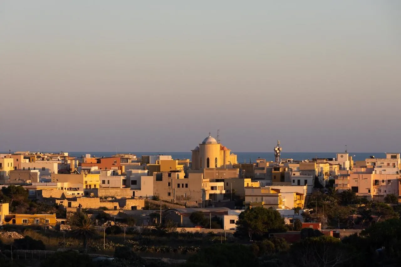 Dammusi Ziuni Aparthotel Lampedusa Italien