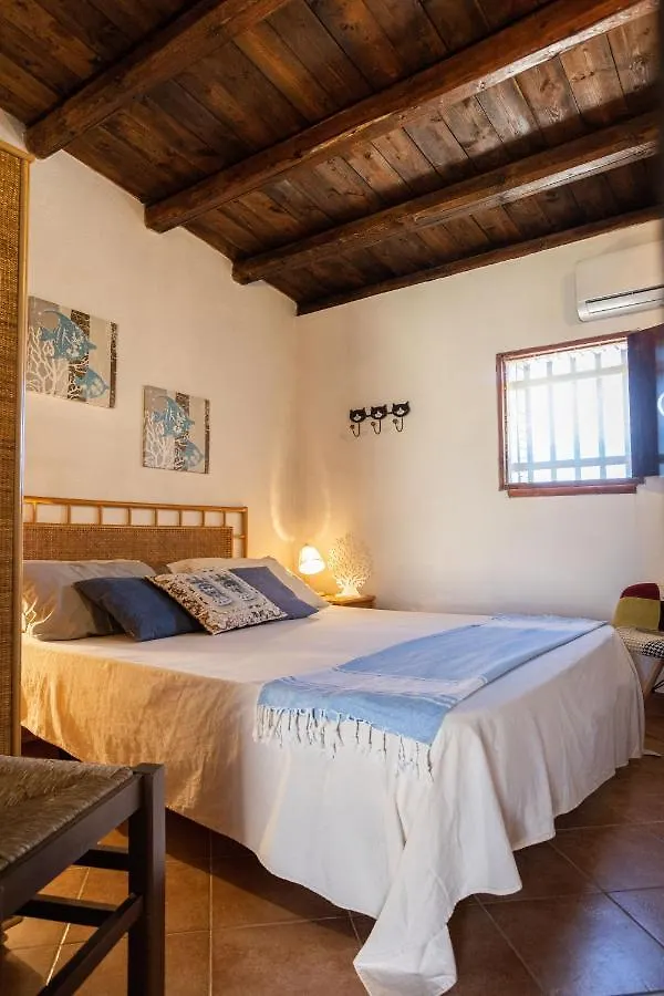 Dammusi Ziuni Aparthotel Lampedusa