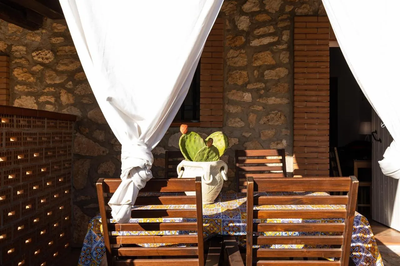 Dammusi Ziuni Aparthotel Lampedusa